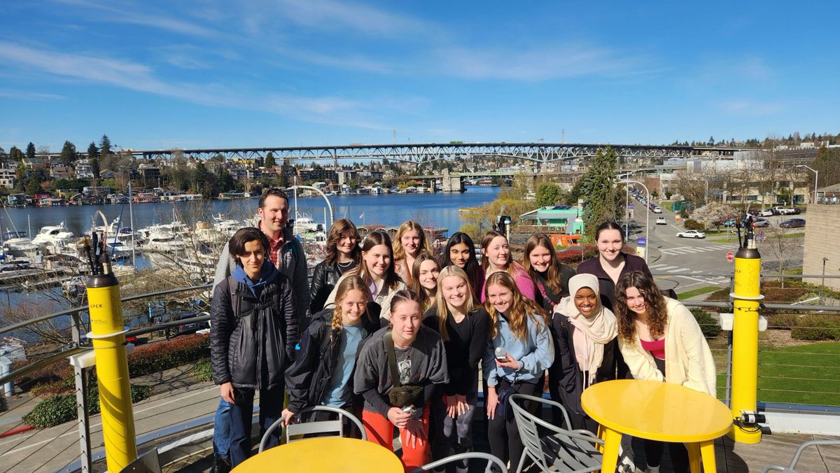 The MAPS Team had an AMAZING tour of an oceanography lab by Laura Moore (MHS classic 2014!) <a href="/UW/">University of Washington</a> She is studying how metals move throughout the ocean to better understand oceans as systems. Great to see a former Zephyr in action #WeAre832 <a href="/MahtomediPride/">Mahtomedi Activities</a>