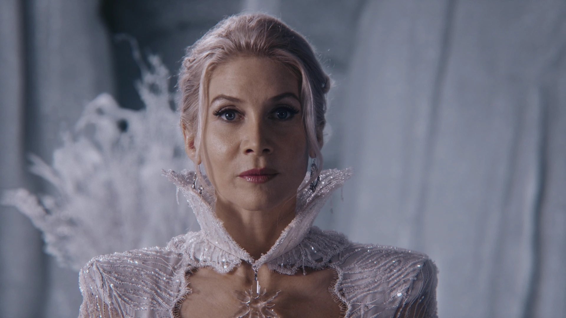 Happy birthday to the amazing and the super talented Elizabeth Mitchell 