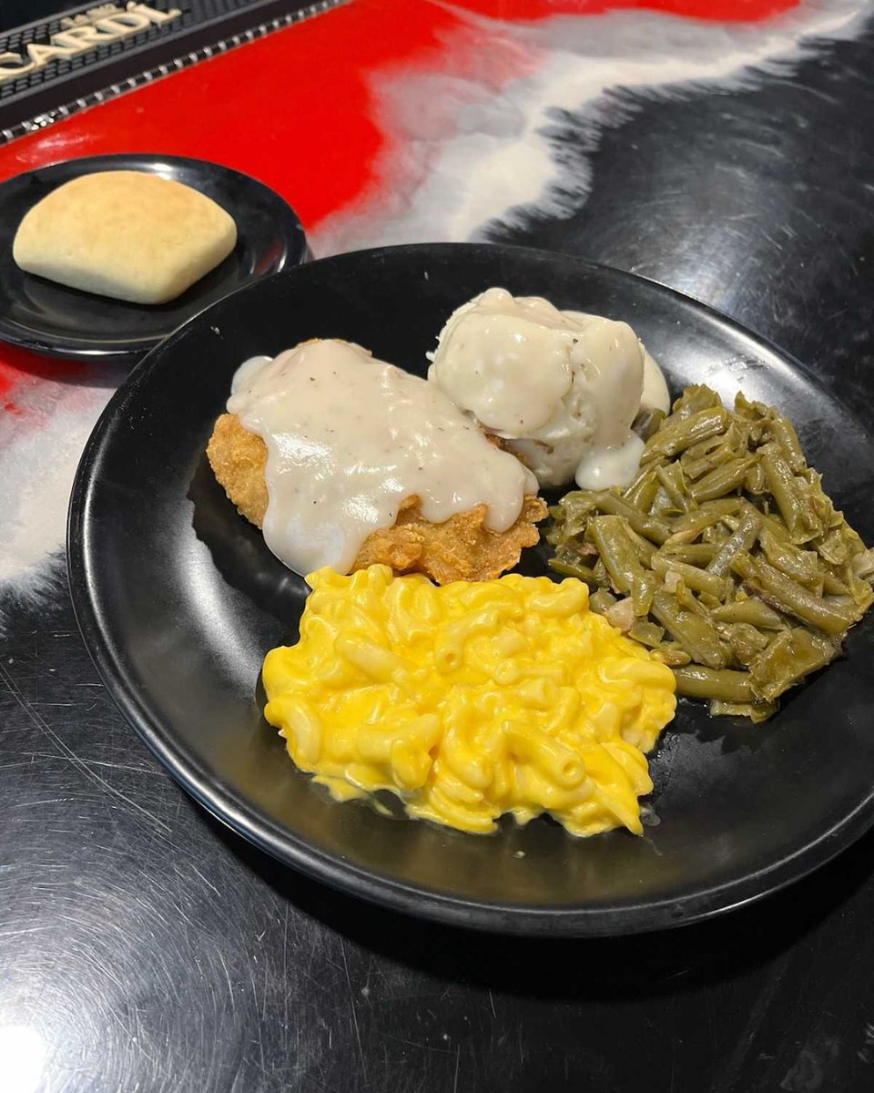 KickapooShawnee's tweet image. Hungry? Stop by Legacy Sports Bar &amp;amp; Grill for a delicious meal! 😋 This special includes chicken fried steak or chicken, mashed potatoes, green beans, macaroni and cheese, and a dinner roll for just 8.95. #ItsAParty