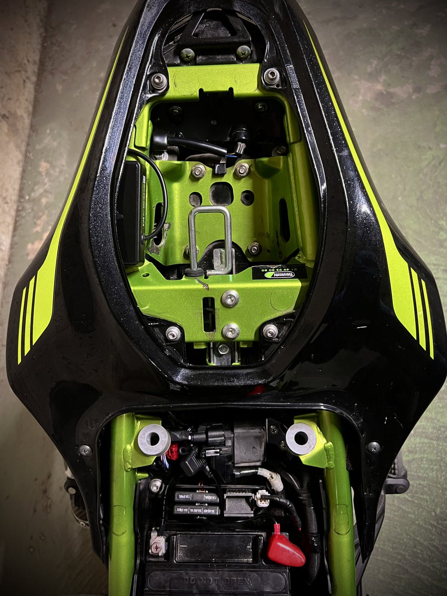 FMotard's tweet photo. Le #Flashbird de @SMTPerformances à bord de mon #Z900 🏍️✌️ https://t.co/FCNNSi2fqA