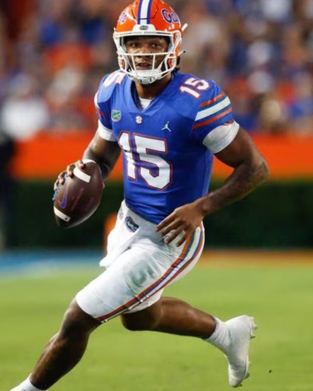 barstoolindy's tweet image. Would you rather: 

-Give up two first-round picks for Lamar 
-Draft a rookie QB at 4