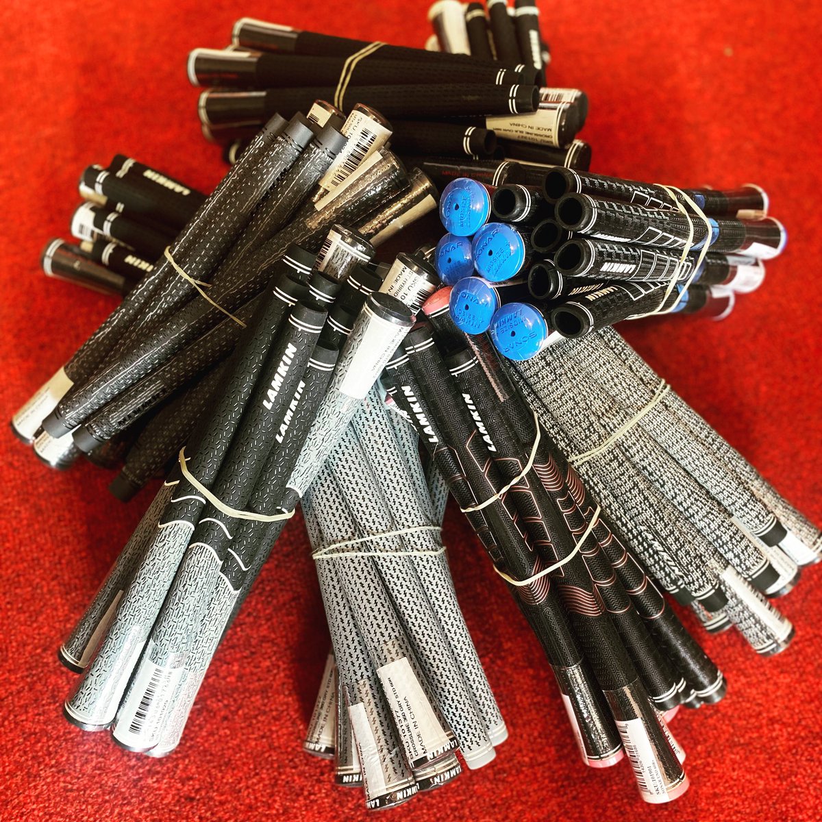Nowthengolf's tweet photo. Time to Get a Grip! 🤚

We've got a great selection of Lamkin Undersize,Standard,Midsize and Oversize grips all available in store Plus Odyssey,SuperStroke and Lamkin Putter Grips in all shapes and sizes - pop in next time you play to see what grip best suits ✅⛳️ https://t.co/YGJzfB9N8J