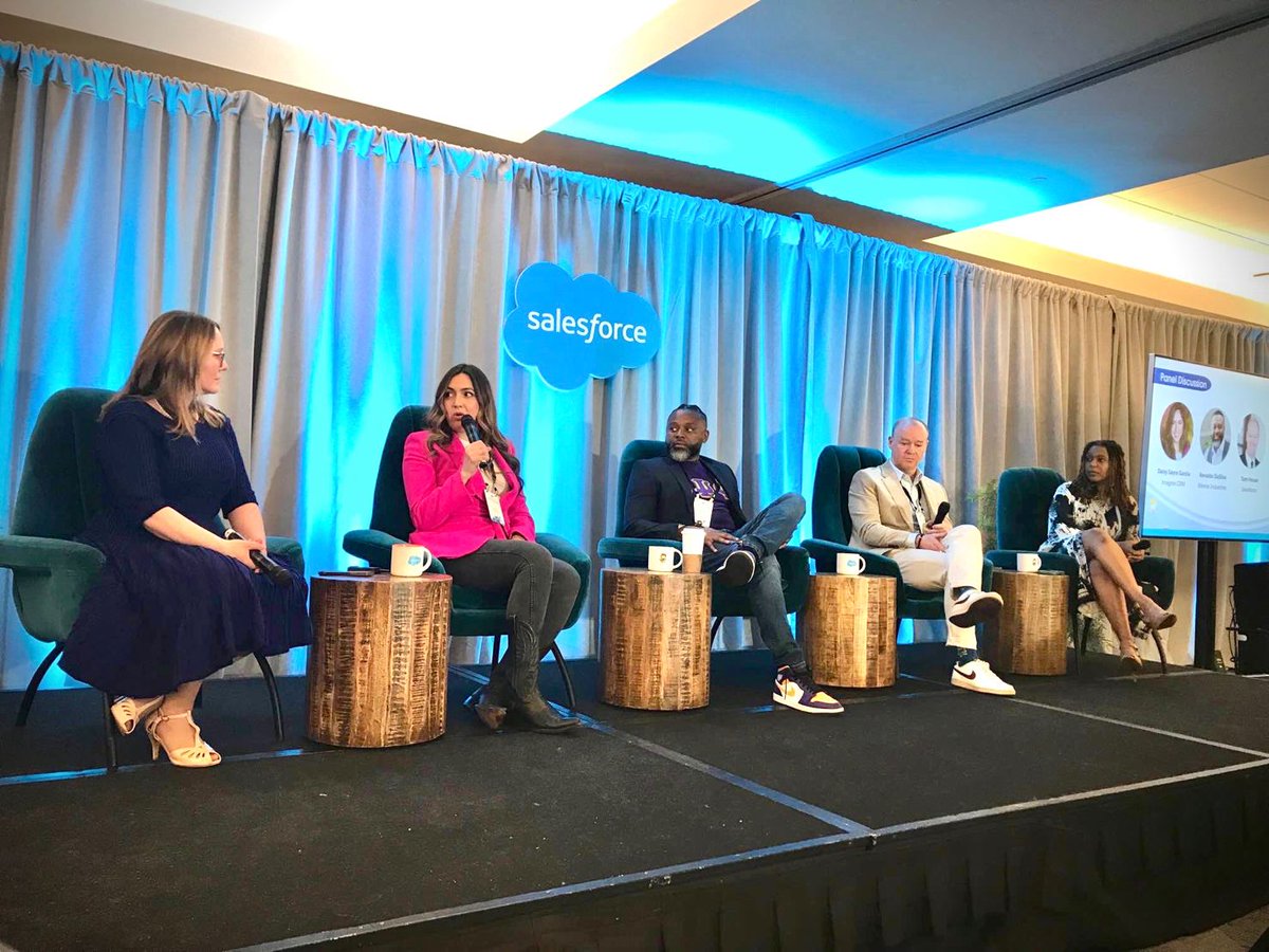 partnerforce's tweet image. Our partners teamed up in Phoenix last week to host a Career Readiness Fair with @ASU students. 👏 During the event, students had the opportunity to network with Salesforce executives &amp;amp; explore careers in the @Salesforce ecosystem. #PledgeForImpact