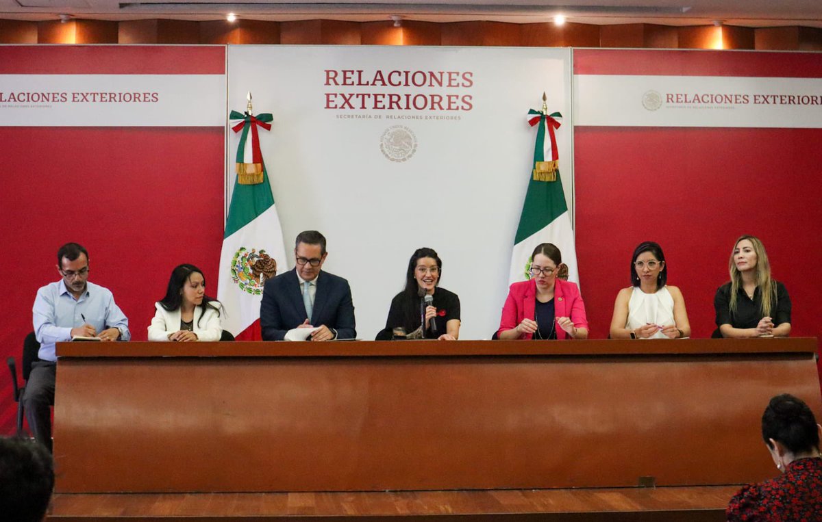 CamilaZepedaL's tweet photo. #Atención ⚠️ la convocatoria de #OperacionCOP México se encuentra abierta. Si tienes entre 18 y 25 años de edad, nacionalidad mexicana y te interesa la #AcciónClimática esta oportunidad es para ti. ¡Aplica ahora! https://t.co/tyFZxDlJrF https://t.co/RIrQAQ2Sr7