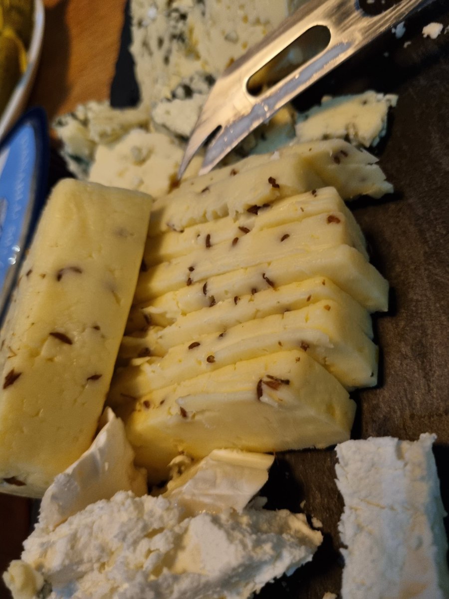 lasthope77's tweet photo. #почваме #grapa #bluecheese #briecheese #salads #party #sandanski #bulgaria https://t.co/QwJBkX9pYI