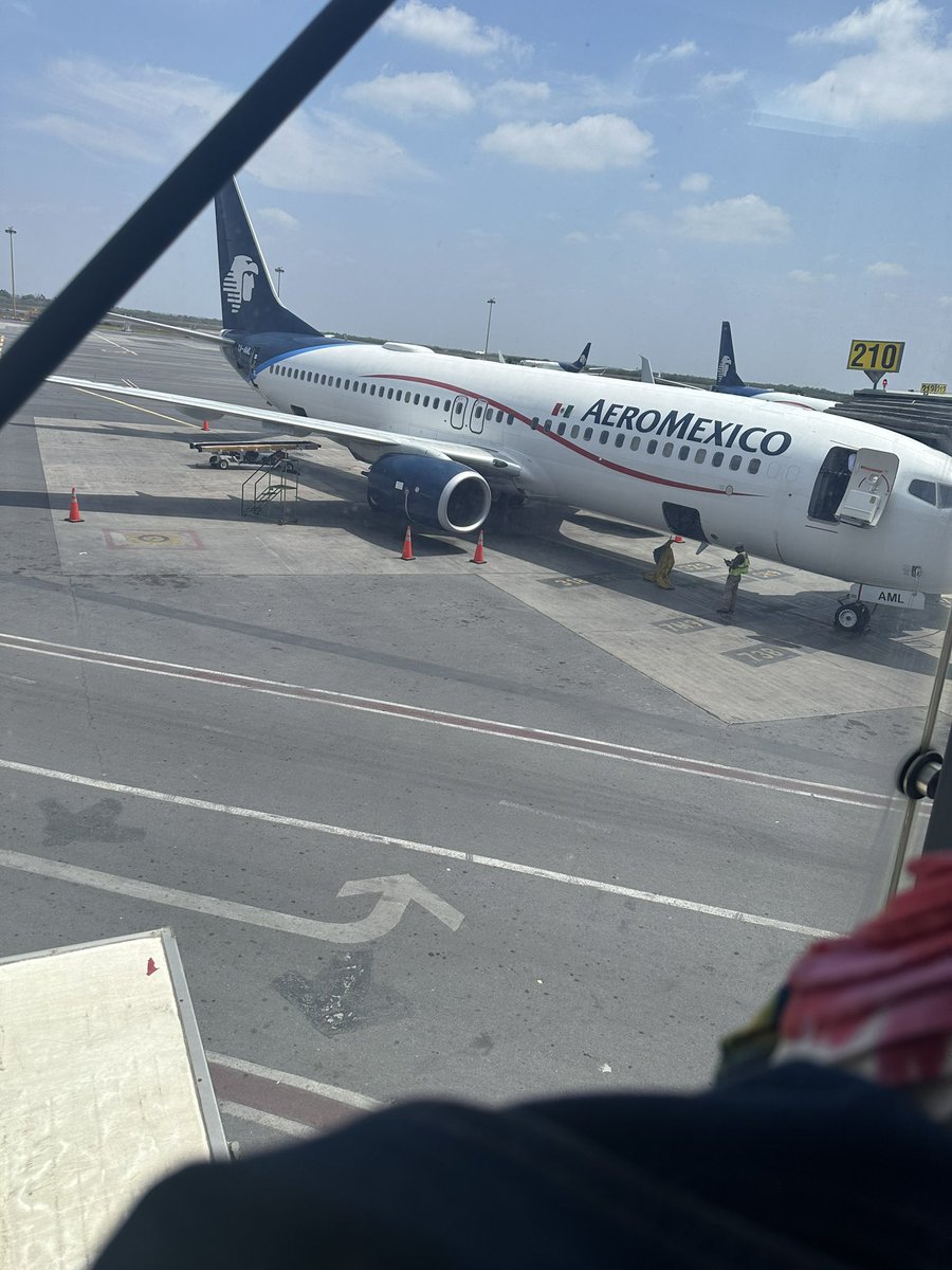alexa89_g's tweet photo. La mejor atención y trato @Aeromexico @AM_Escucha https://t.co/TmUE0gHwX4