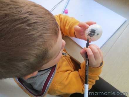 ¡Tengo la solución para evitar el aburrimiento de los niños durante la Semana Santa: ¡hacer huevos de Pascua! ¡Es divertido, barato y una excelente manera de pasar el rato! ¡Y no hay nada mas que ver las caras de felicidad de los pequeños! ¡A divertirse!

mtr.cool/dqkyzazcai