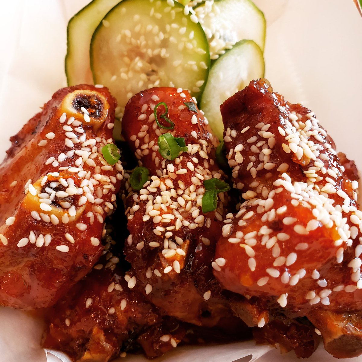 EastWindSnack's tweet photo. SWEET CHILI RIBS
only at 16st! https://t.co/LznLHJd5rf