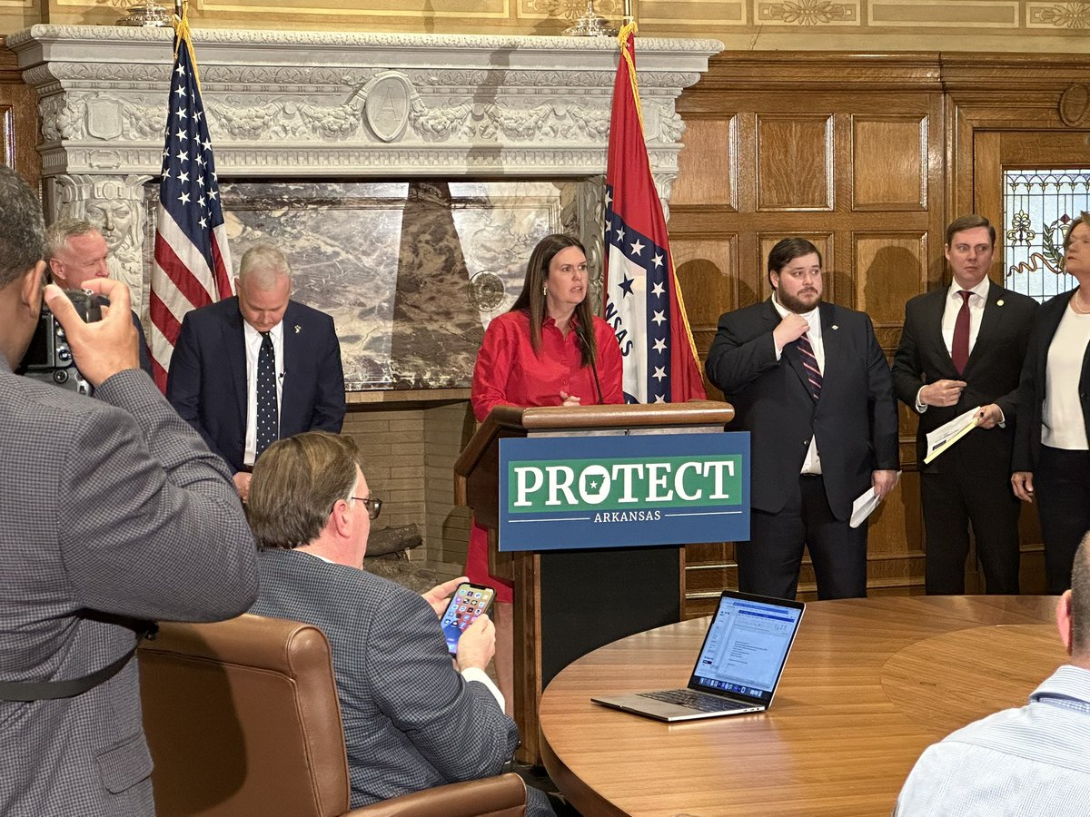 HAPPENING NOW: Governor Sanders holds a press conference with an announcement about a new bill. Attorney General Griffin along with several sheriffs are here. #ARpx #ARnews