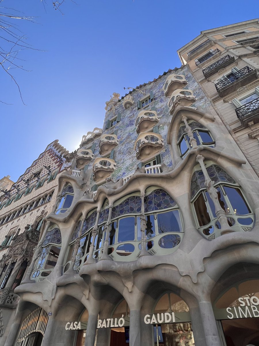 HBSpain's tweet photo. Next stop on our last day Casa Batlló (1/2) also designed by the famous architect A. Gaudí. https://t.co/jR1ZO6h9fP
