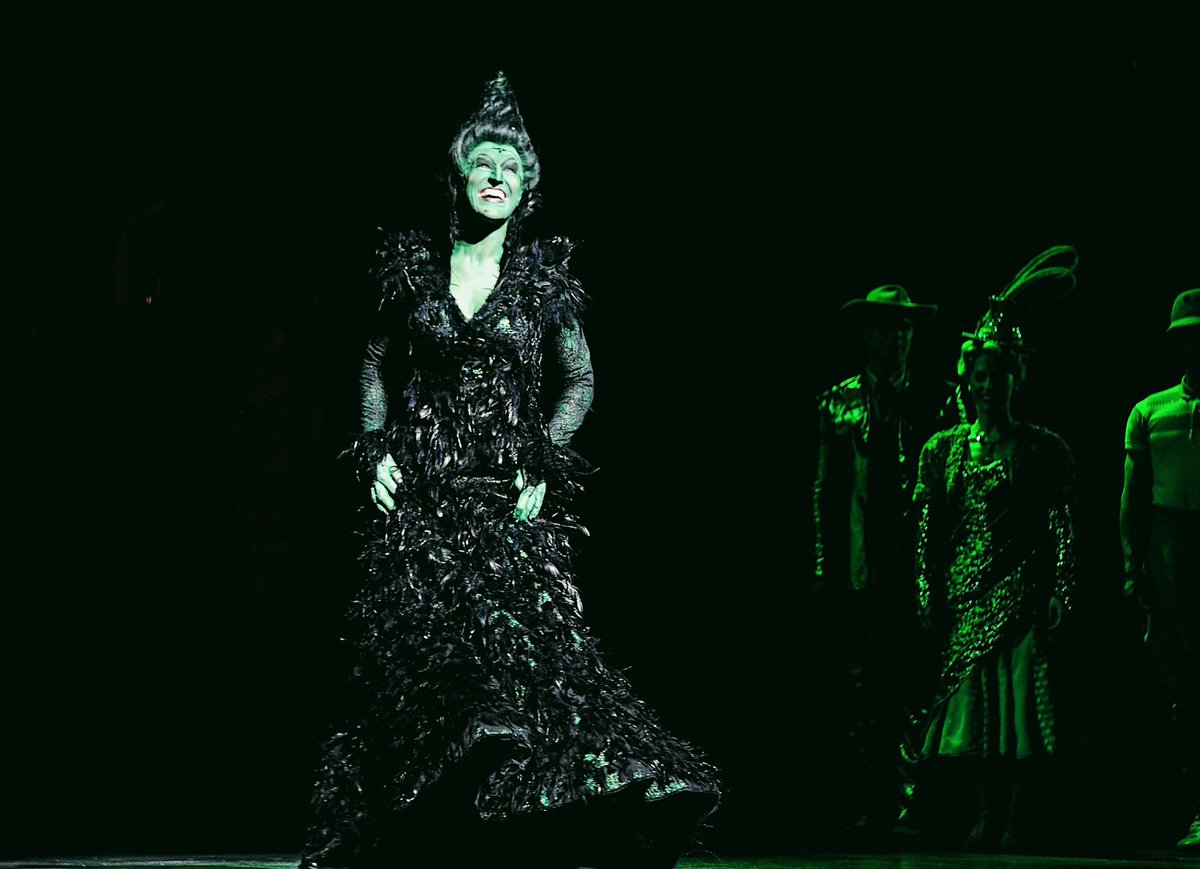 Happy World Theatre Day to Hannah Waddingham and some of her most iconic performances on stage🎭
#WorldTheatreDay 

Desirée Armfeldt, “A Little Night Music”
Lilli Vanessi/Katharina Minola, “Kiss Me, Kate”
The Witch, “Into the Woods”
Miss Gulch/The Wicked Witch, “The Wizard of Oz”