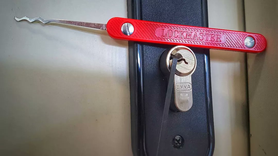 Alpha Centauri Lockpicking tweet media