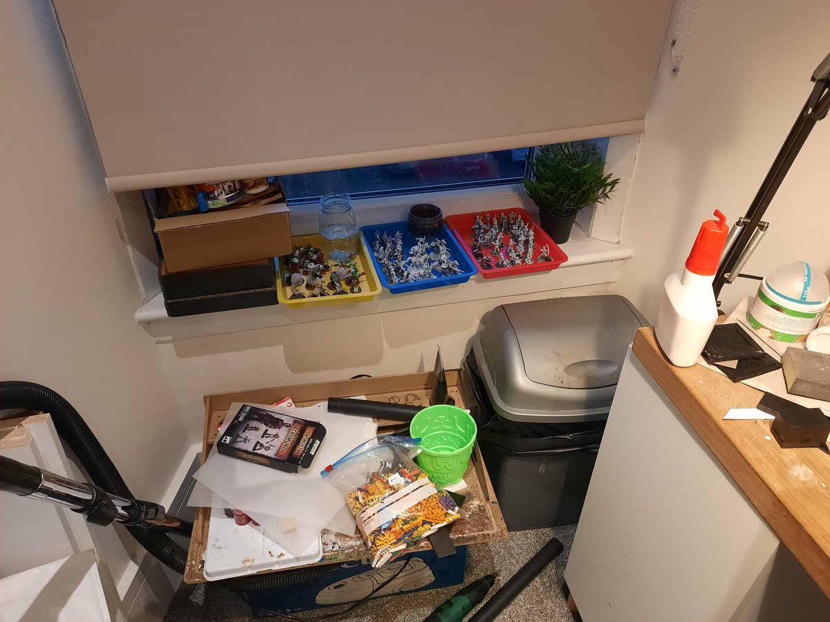 Spoogles's tweet photo. @Chupaints Work in progress junk-city scratch-building... desk hygiene not a priority 😬 https://t.co/yXjiURNmKA