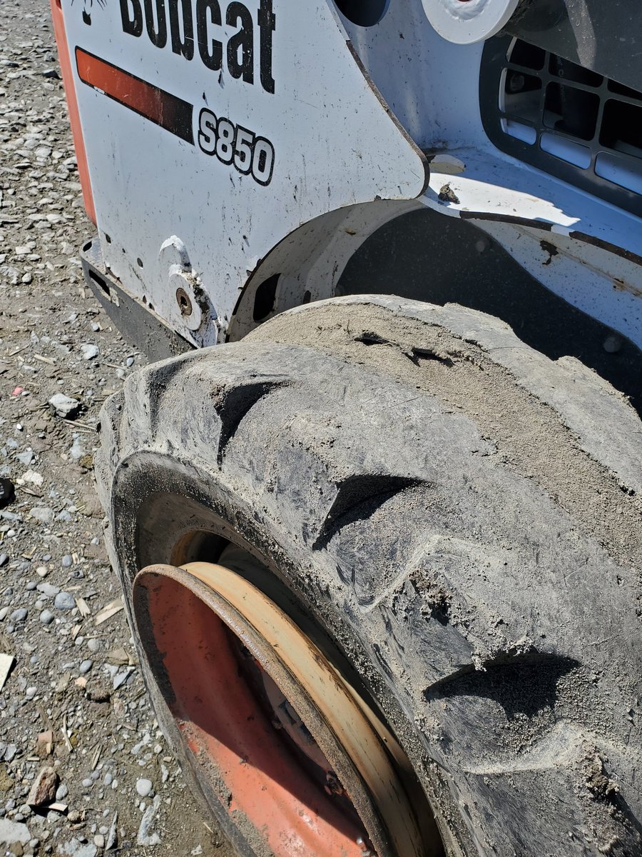 On the outside I'm frustrated at the delay a blown tire causes, but my inner dutchman is overjoyed he got every cent out of this tire