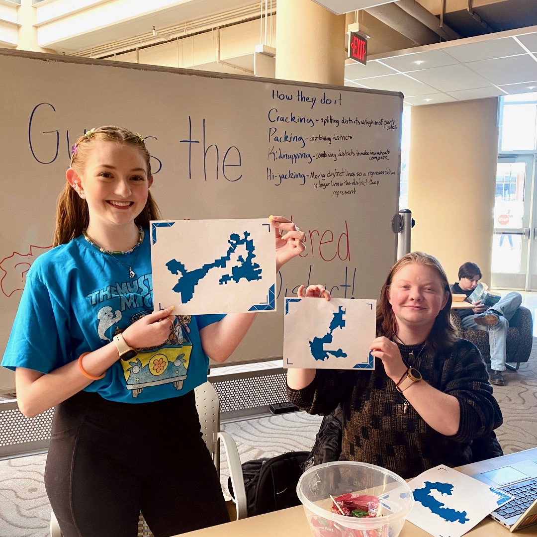UWStoutMSC's tweet photo. What an amazing week we had! Check out last week's recap of events, including our Gerrymandering event and Canvas Painting! β€οΈ#uwstout #bluedevils #stoutproud #painting #college #voting #crafts #art https://t.co/dXQ5K3e8ac
