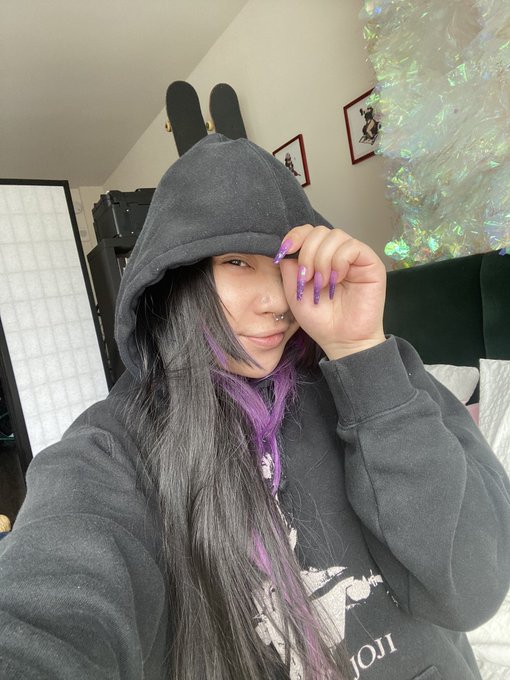 Lets cuddle. I promise to let you be the little spoon https://t.co/cV3xTXGkfs<a href="/tag/mvsales"class="tags"><span>#mvsales</span></a>