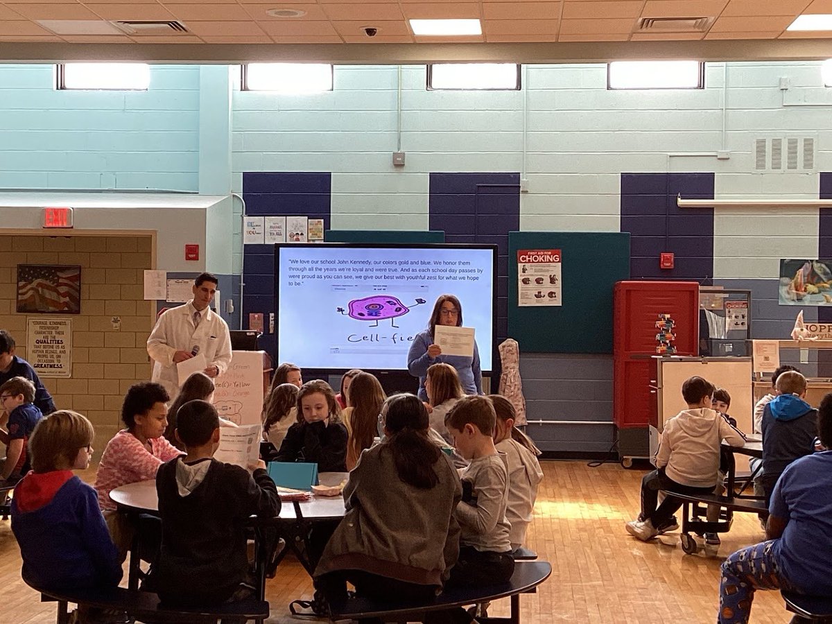 JKSTEAMLAB's tweet image. John Kirkwood came over to JK to share his knowledge about careers in Health Sciences to our 4th Graders. He gave the students insight on how to get into these careers, as well as, what they can do right now to prepare. Students made edible DNA during the event.  @BataviaJK