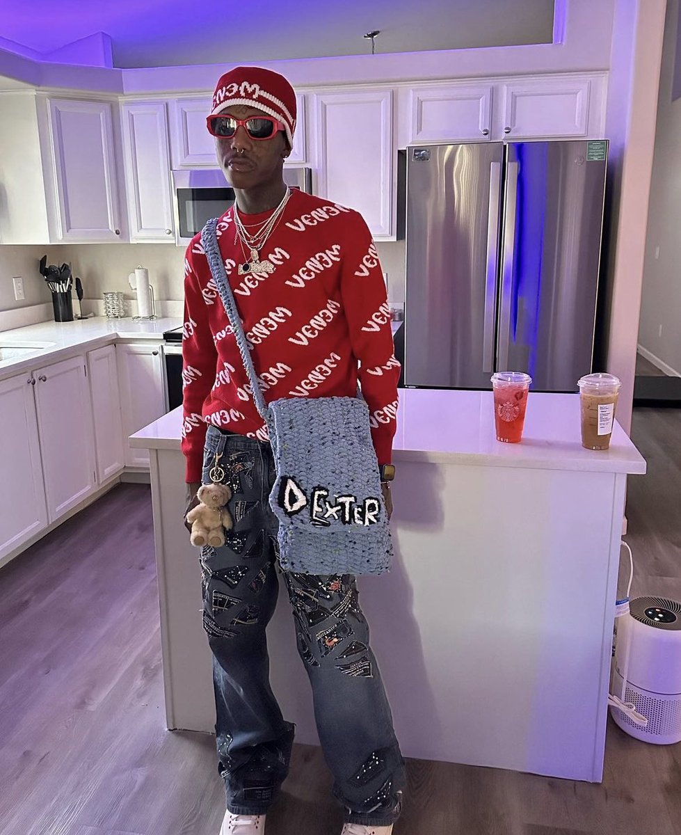 cinematicsolo's tweet photo. Dexter wearing the bag I made for him 🥲 @FamousDex https://t.co/JmdpYr8IkR