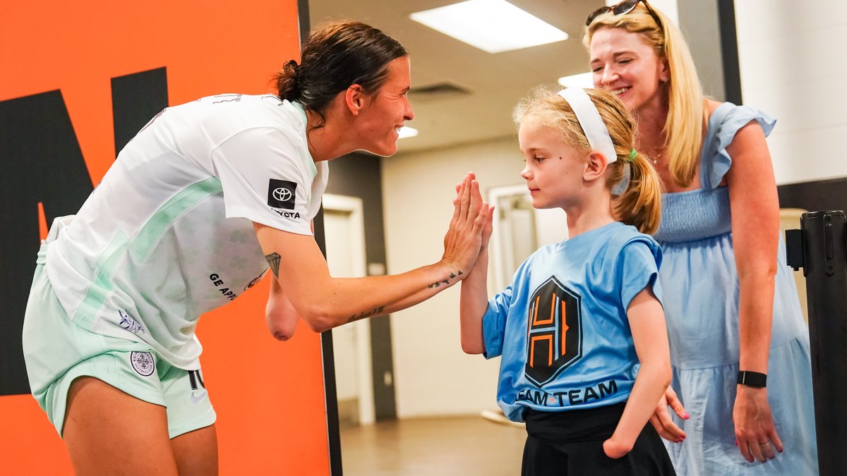 RacingLouFC's tweet photo. So grateful to have @Cars_Pickett16 representing our team and community. 💜 https://t.co/GBfpTuOSIZ