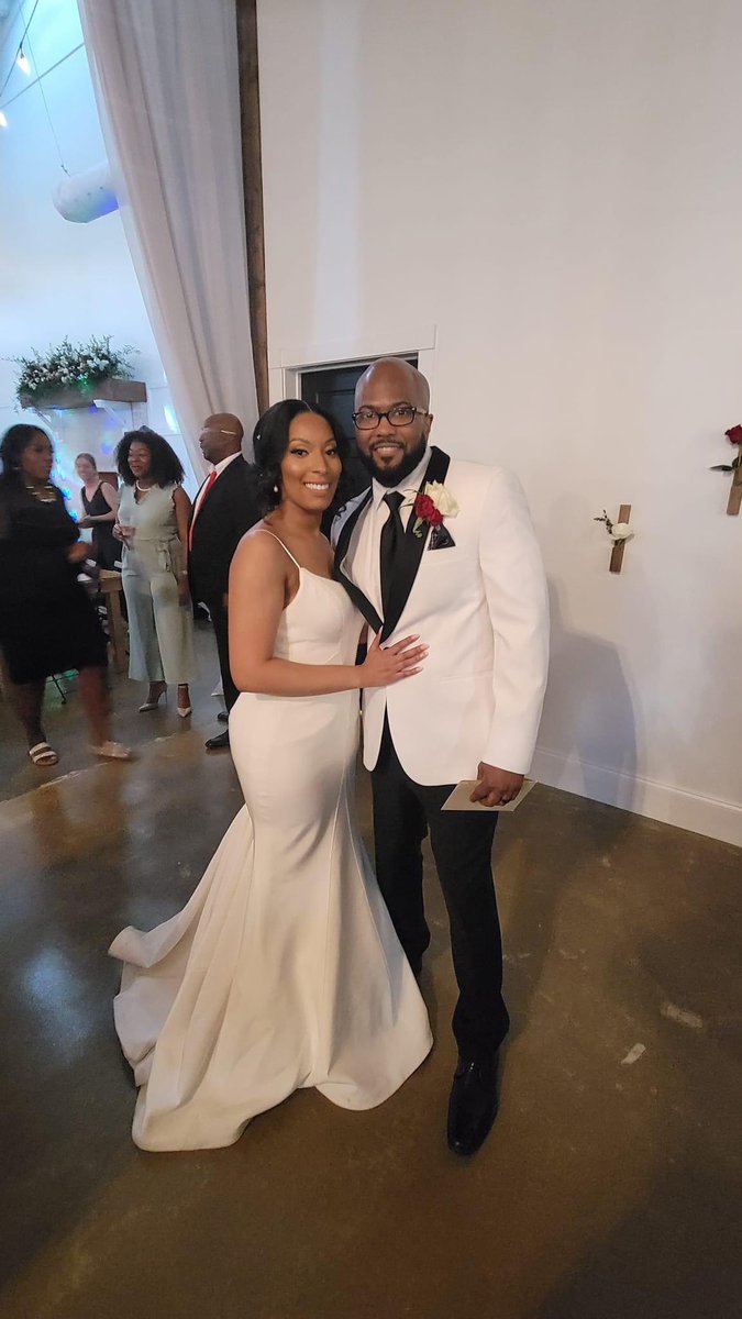 MarqueshaG5's tweet photo. Over the weekend, I married my soulmate. I’m now Mrs. Wilson.  ❤️ 
#WilsonsTieTheKnot
#WelcomeTheWilsons https://t.co/QkxW7WqUtp