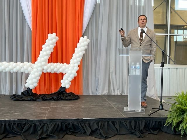 AmerCuttingEdge's tweet image. We are honored to be part of recognizing the newest facility supported by the Gene Haas Foundation at TN Made today. Kathy L. presented Tony Schmitz of the @UTK_TCE with a check for $1,000,000 to support research and training like ACE in this beautiful facility.

#beace #MFG