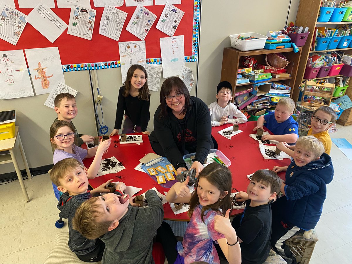 Mystery seed planting in grade 2! <a href="/NLESDCA/">NLESD</a> <a href="/staaSTALLIONS/">St. Anne's Academy</a>