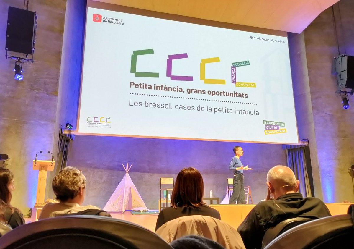 EvaPuigIsart's tweet photo. Aquesta tarda a la jornades de "Petita infància, grans oportunitats" 

#jornadapetitainfanciaBCN
@BCNeducadora https://t.co/WkDxdvI8FG