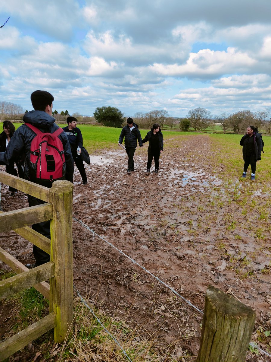 LyndonICT's tweet photo. Year 10 did well on their first Expedition on Saturday. All of the students covered a 3 mile walk but was muddy at times. https://t.co/zHdShoHgUR
