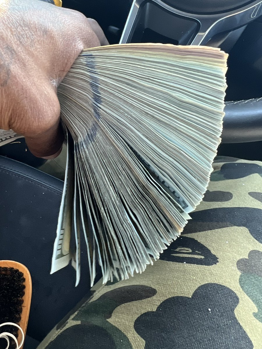 mrvernondean's tweet photo. GET MONEY MODAYS https://t.co/G4lZSvXme5