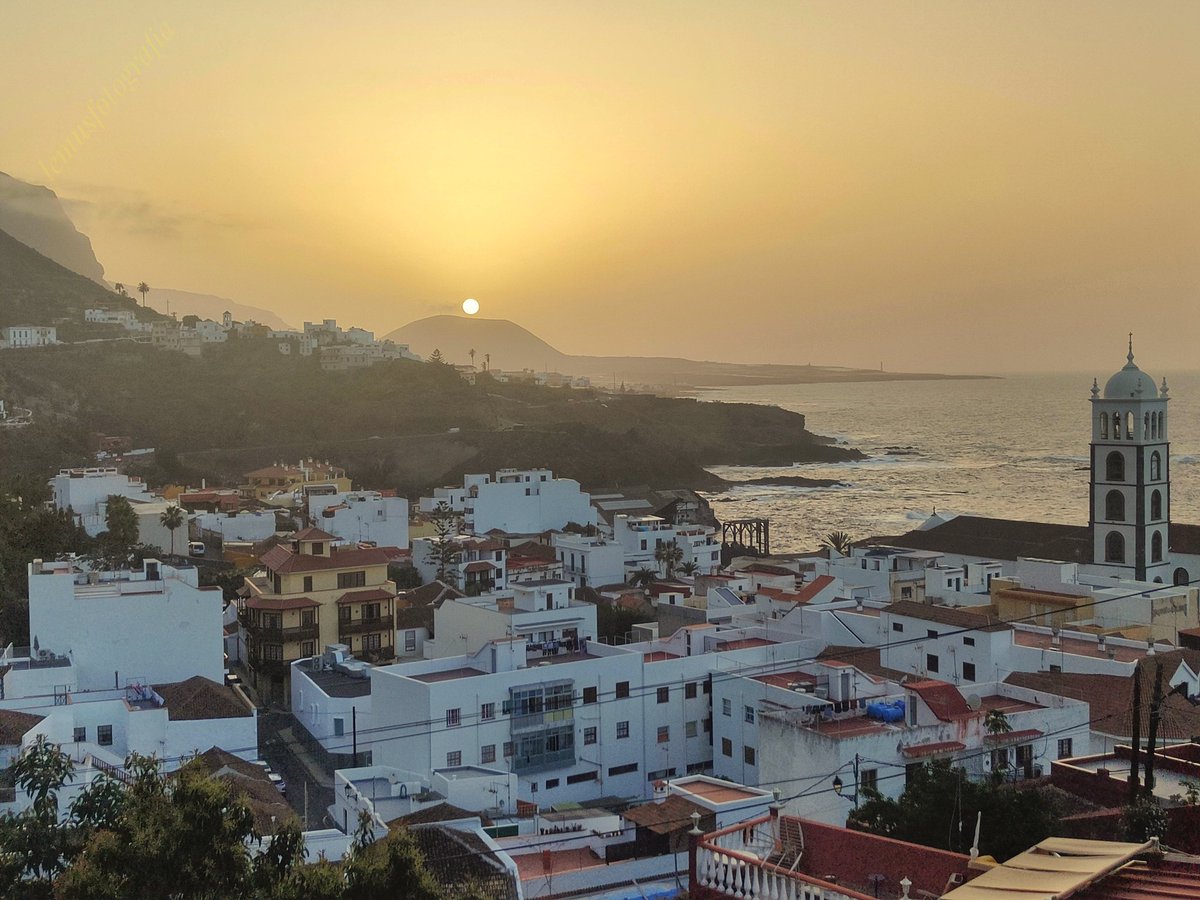 RodriguLemus's tweet photo. GARACHICO...Atardecer de marzo con calor y calima...TENERIFE. https://t.co/VRyxNc4EEP
