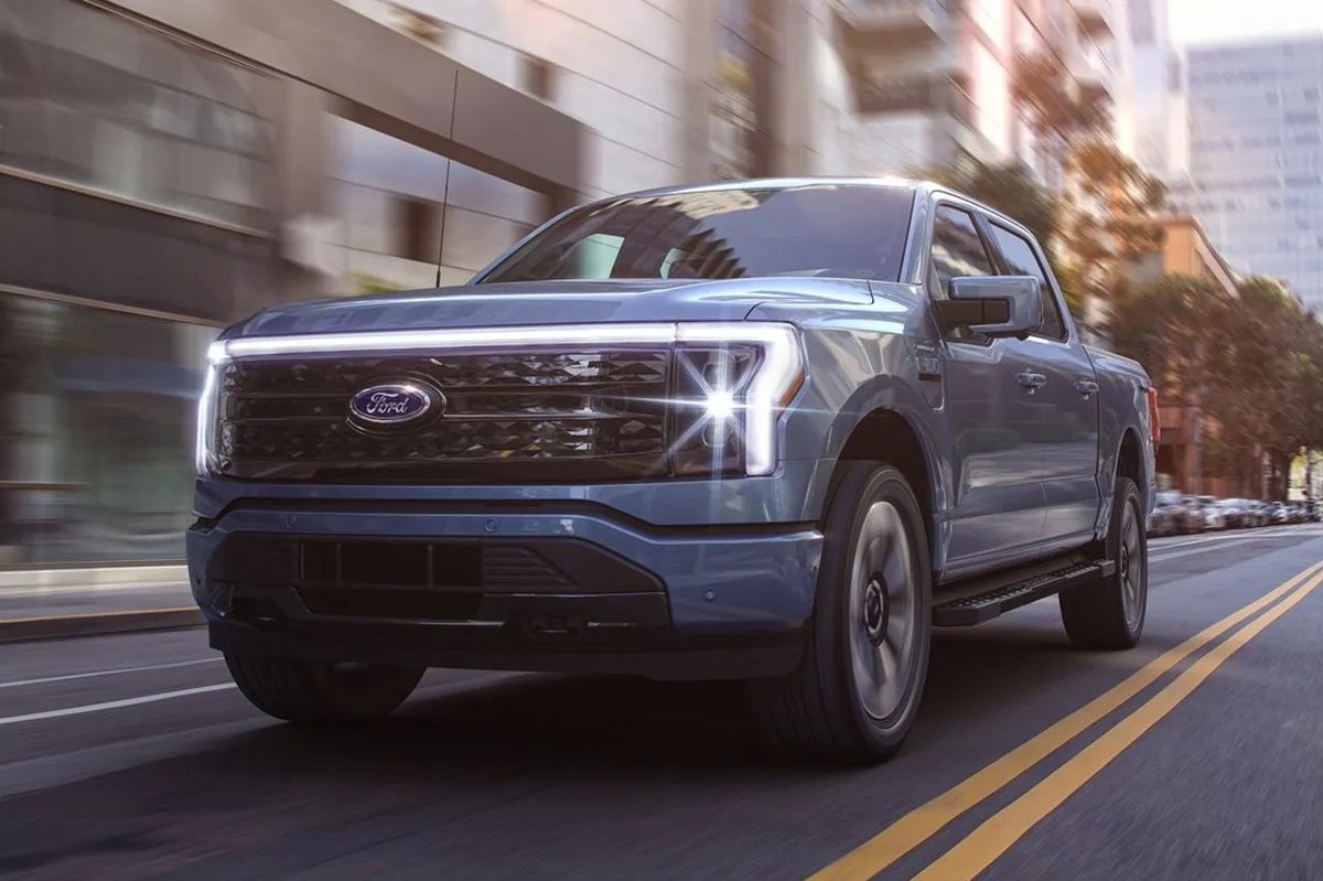 motorpuntoes's tweet photo. #Coches | Ford confirma el futuro T3, un pick-up eléctrico nacido en la era digital y con una gran capacidad de carga
https://t.co/bCs8hA9hFU
#Ford #Teaser #CochesEléctricos #Pickups @FordSpain @Ford #ProjectT3 #TrustTheTruck https://t.co/7KKEsoUhpg