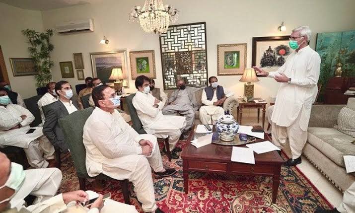 ملکی سیاست میں بڑی ہلچل 

جہانگیرترین گروپ ملکی سیاست کے پیش نظر دوبارہ متحرک 

جہانگیر ترین گروپ نے ائیدہ سیاسی لائحہ عمل کے لیے سر جوڑ لئے 

جہانگیر ترین کی سر برائی مئں گروپ کی اعلی سطحی مشاورت 

قومی اسمبلی میں اپوزیشن لیڈر راجہ ریاض۔ وزیر اعظم کے معاون عون چوہدری  نعمان