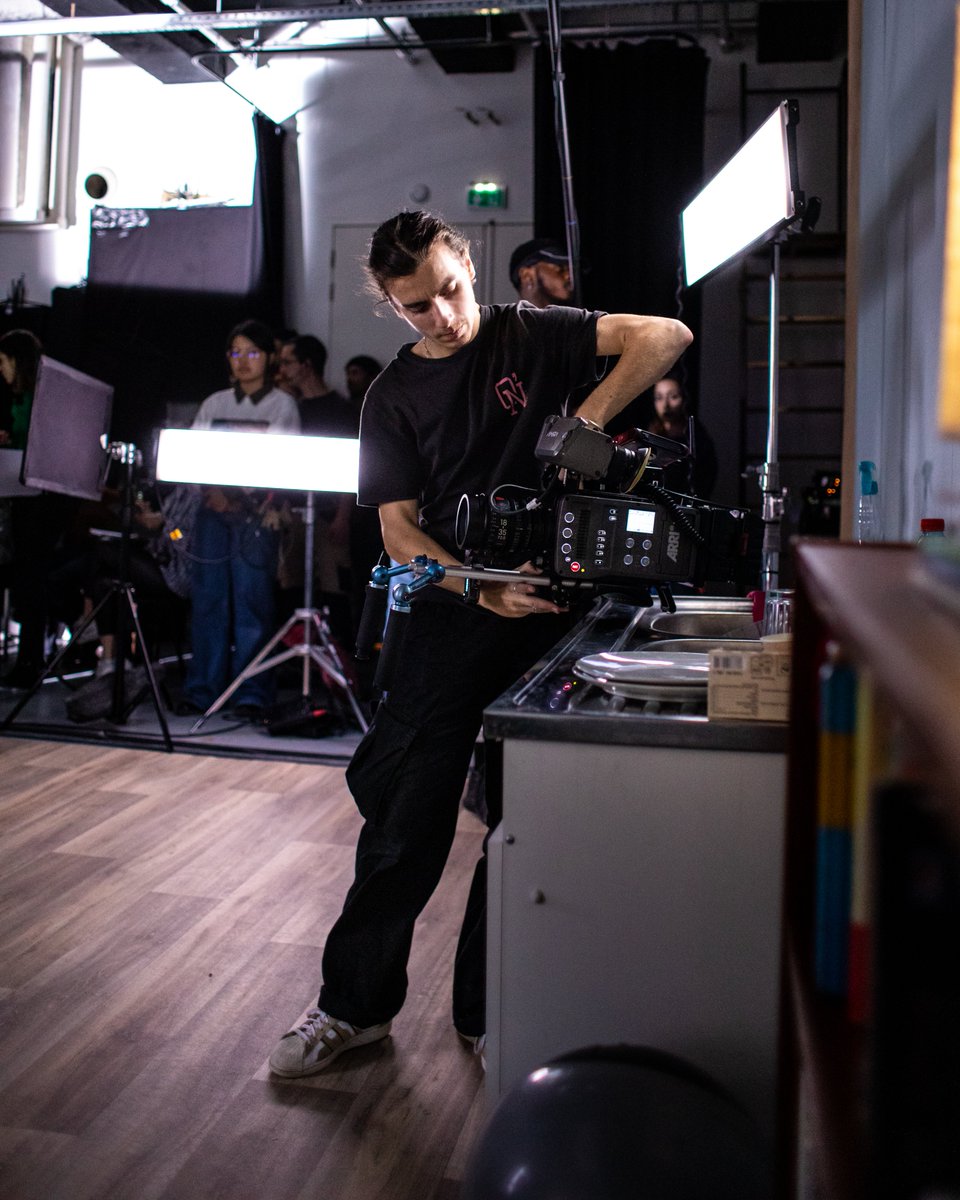 clcf_ecole's tweet photo. Tournage de "Redemption", court-métrage réalisé par Solène Mekki dans le cadre de la 3ème année du #CLCF https://t.co/DMlnhfxNLT