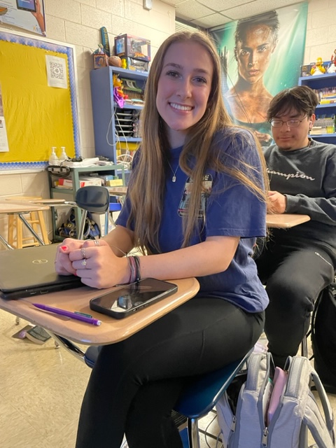 KHSCapstone's tweet photo. This week, we're going to profile some of our amazing Capstone Candidates. 
First up: Kinsley Gardner is researching how male fashion influences young adults in college. She will be attending @SCADdotedu this fall. https://t.co/Gxt09XpVV4
