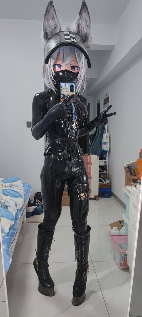 W_Rustle_02's tweet photo. 胶马道！！！堂堂复活！！！

以及！！！营业预告！！！（简洁）☺️☺️☺️

#kigurumi #着ぐるみ #latex https://t.co/cLA46yyPuk