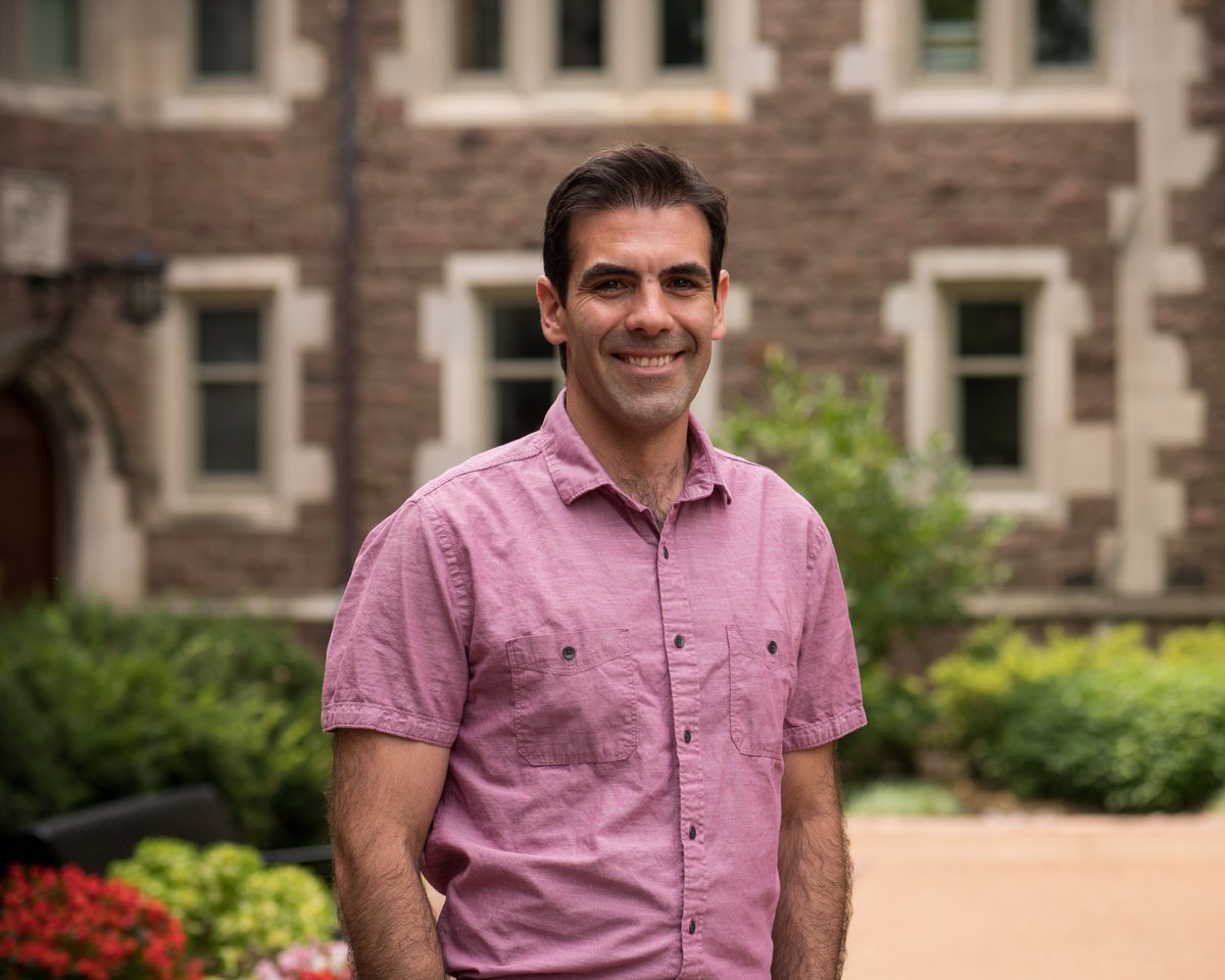 The next #PEC2023 plenary speaker is Prof. Carlos A. Botero from Univ. of Texas, USA <a href="/UTAustin/">UT Austin</a> 

His work includes characterizing organismal responses to climate change, eco-evolutionary dynamics of the avian brain &amp; evolution of human culture.

#PolishEvolutionaryConference