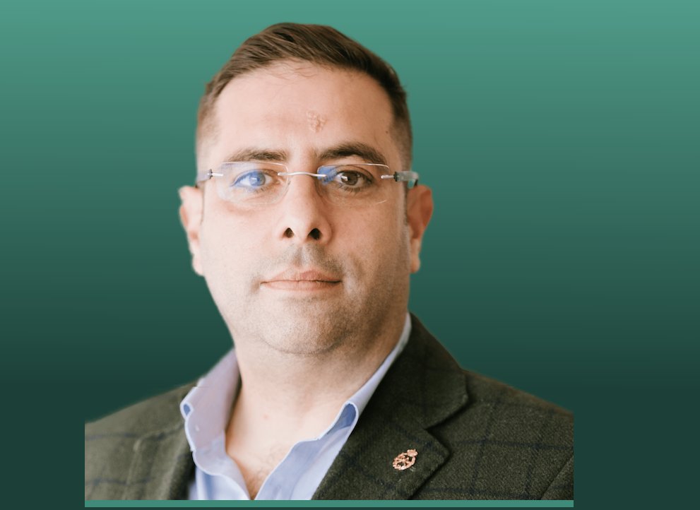 ¿Conoces a Juan Carlos Santamarta? Es el miembro de nuestro equipo que se quiere hacer cargo del área de Cooperación, Internacionalización y Campus Central.

Puedes escucharlo aquí:
youtube.com/watch?v=rJB5hb…