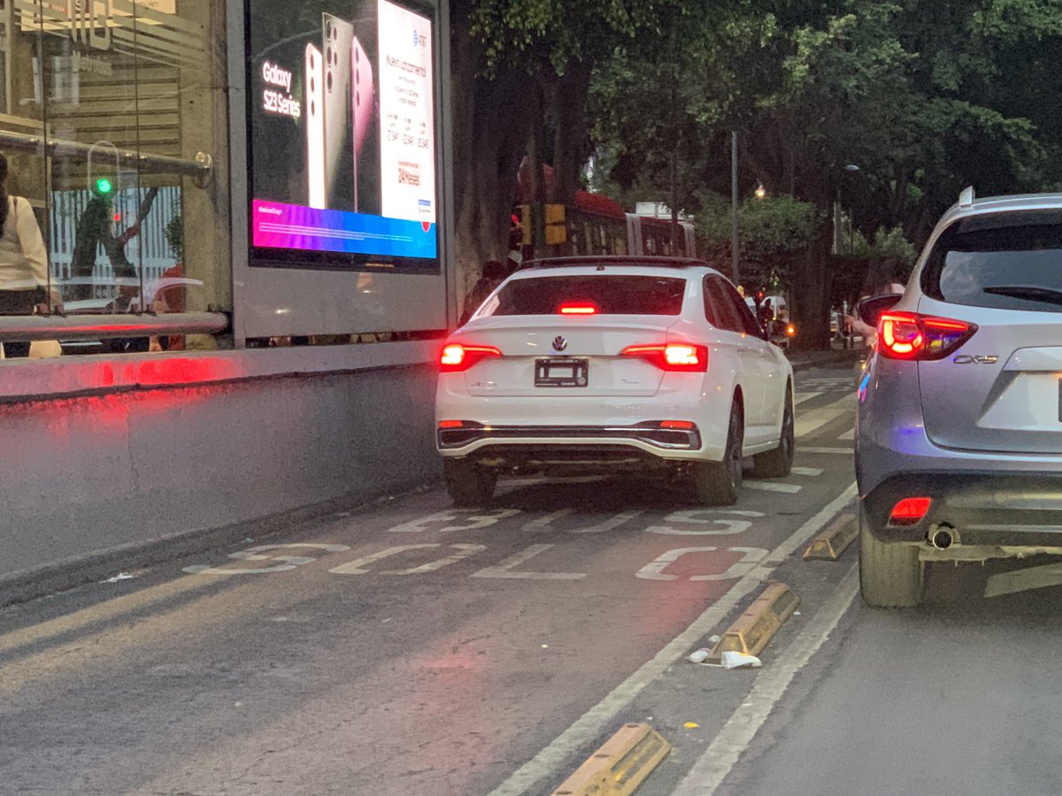MrGTI35's tweet photo. Así se la llevo desde Viaducto hasta Reforma. https://t.co/6bVdxKVAqu