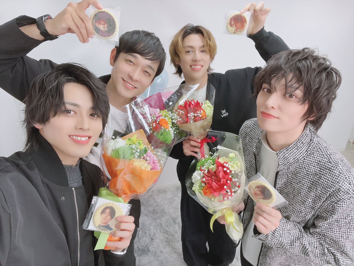 Mick3109's tweet photo. #OSIRU 特別配信企画
ご視聴ありがとうございました！！

とんでもなく楽しい配信でした！！
やっぱりオシルは最高ですね！！

約半年間、おしるこの皆様とスタッフの皆様と一緒に過ごせて幸せでした！！
本当にありがとうございましたーーー！！

#また必ず
#推し事の先で
#会いましょう https://t.co/iE2AMxCrNW