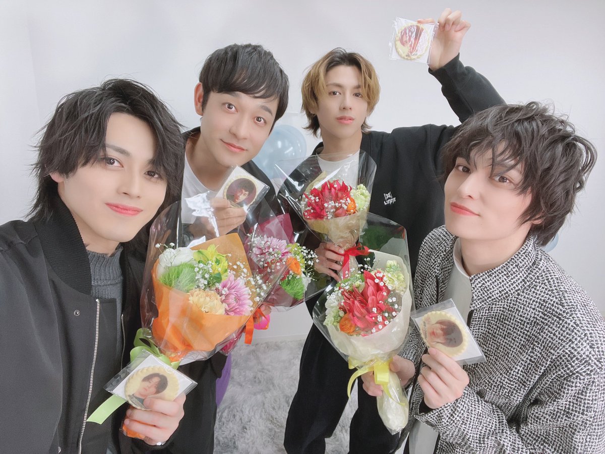Mick3109's tweet photo. #OSIRU 特別配信企画
ご視聴ありがとうございました！！

とんでもなく楽しい配信でした！！
やっぱりオシルは最高ですね！！

約半年間、おしるこの皆様とスタッフの皆様と一緒に過ごせて幸せでした！！
本当にありがとうございましたーーー！！

#また必ず
#推し事の先で
#会いましょう https://t.co/iE2AMxCrNW