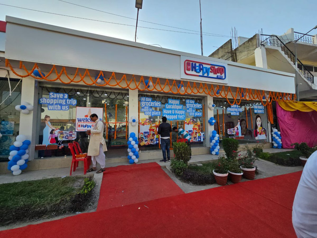 Dedicated to the esteemed customers of Gorakhpur, first in Uttar Pradesh, #Happyshop inaugurated today at M/s Gaurav Automobiles, Nausad, Gorakhpur by Chief Regional Manager-Gorakhpur Retail RO in presence of Manager-ARB & Branding, NCZ @Rg03Goel @ncz_hpcl @HPCL @HPCL_GORAKHPUR