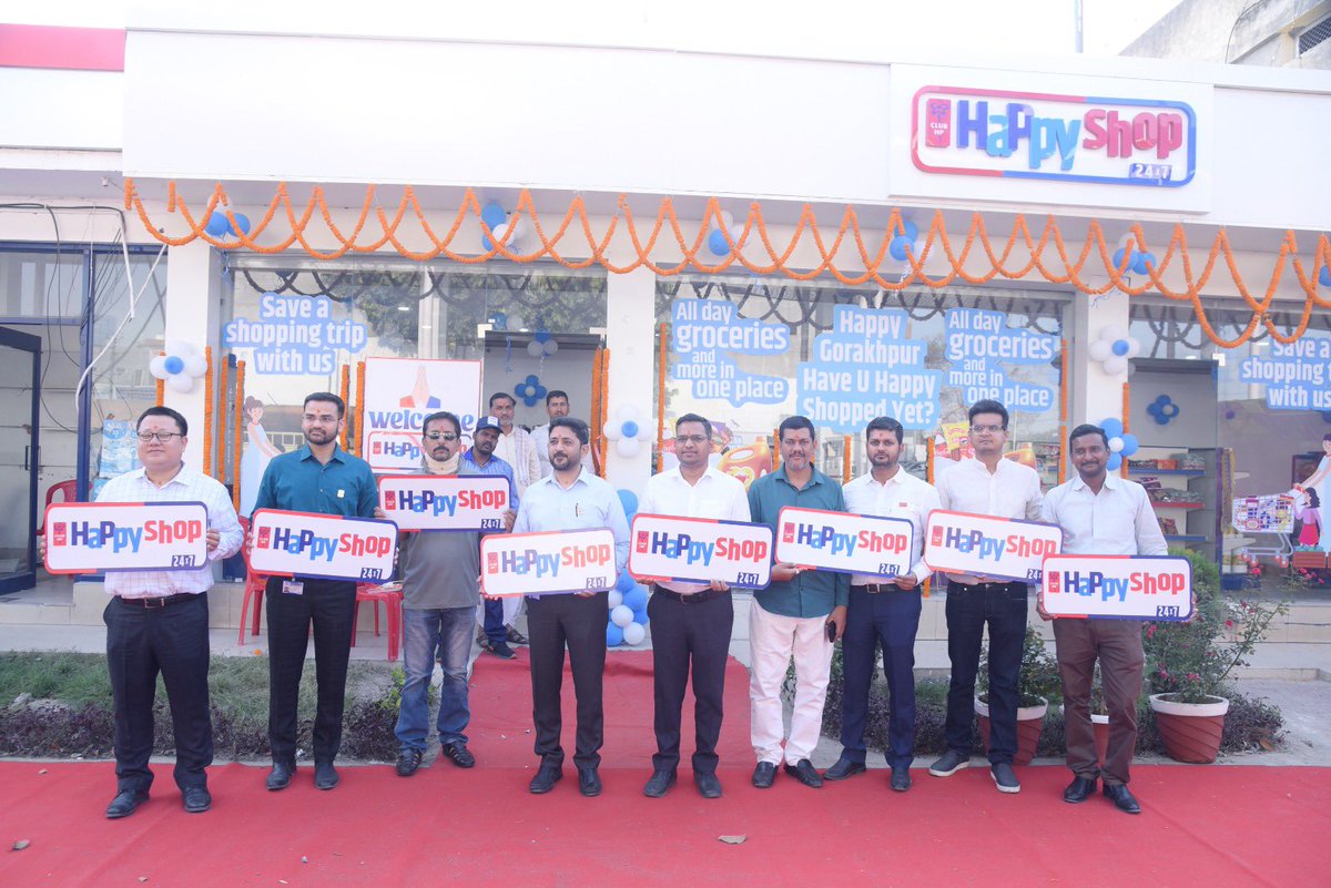 nikhil6312's tweet photo. Dedicated to the esteemed customers of Gorakhpur, first in Uttar Pradesh, #Happyshop inaugurated today at M/s Gaurav Automobiles, Nausad, Gorakhpur by Chief Regional Manager-Gorakhpur Retail RO in presence of Manager-ARB &amp; Branding, NCZ  @Rg03Goel @ncz_hpcl @HPCL @HPCL_GORAKHPUR https://t.co/hGAUt5BBF4