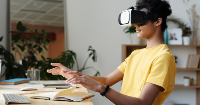 ThomasTaylorSTL's tweet photo. My company is mastering the #metaverse. Bank of America is using #VR to maximize learning potential and employee engagement because we’re focused on innovation. So cool: https://t.co/4PxTlpClcP https://t.co/LqyLUKMsbX