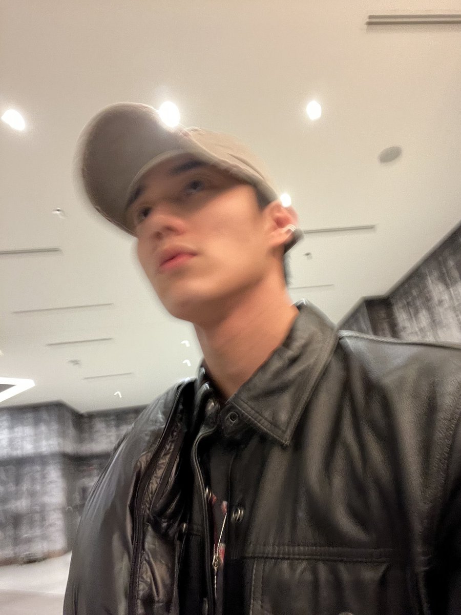 s1mp4v's tweet photo. me & baes blurry pics>> #PleceSelcaDay #P1SD #PHSD #P1H #P1Harmony #P1ECE #P1HarmonywithPlece
#ํผ์ํ๋ชจ๋ #INTAK @P1H_members @P1H_official https://t.co/tH8egZdQO6