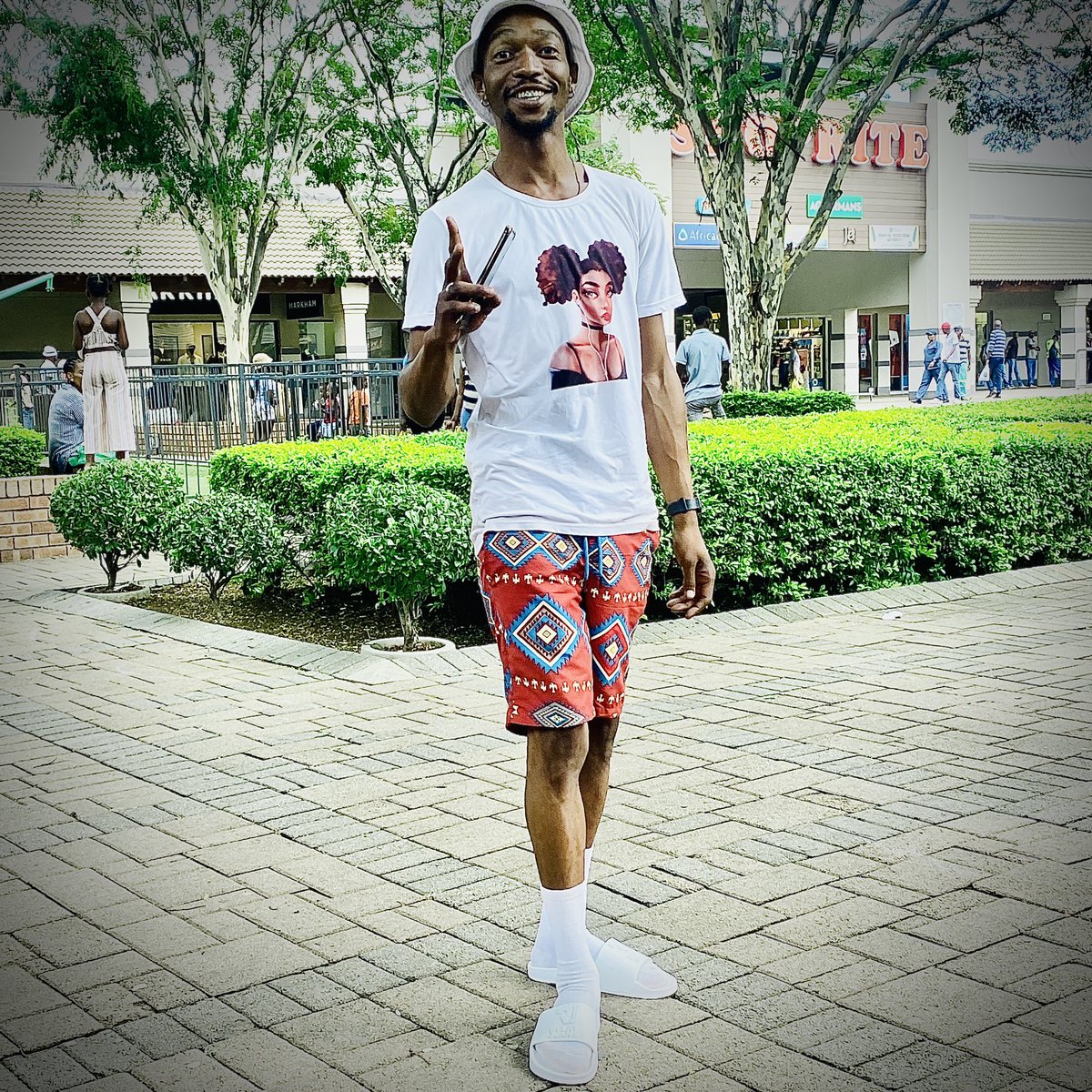 shimytee's tweet photo. Tee https://t.co/7YaoB3TJAB
