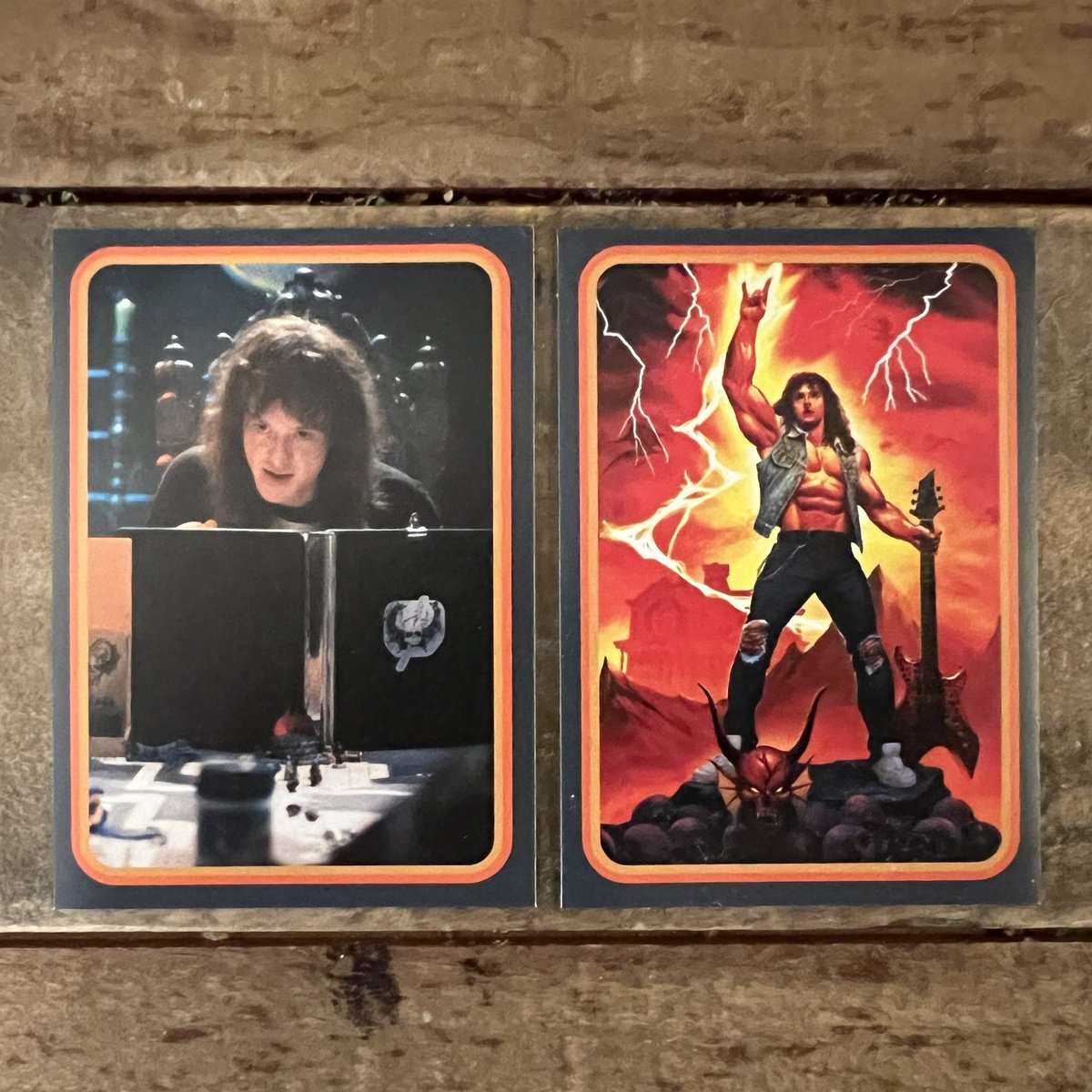 MatthewModine's tweet photo. RT + be following by Monday, April 3 for a chance to win this signed copy of #StrangerThings #DungeonandDragons #1 from @DarkHorseComics + two stickers from @PaniniAmerica. I’ll pick one winner and announce next #ModineMonday. Good luck! #DungeonsAndDragonsHonorAmongTheives https://t.co/aFEtfeLzf3