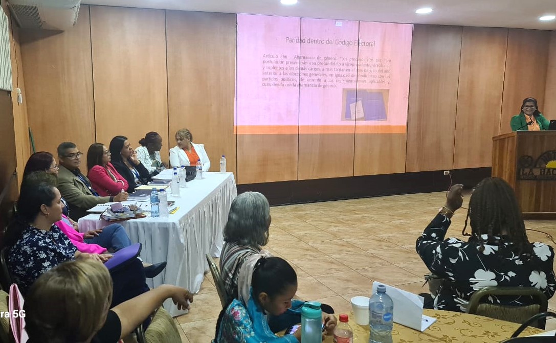fonamupp's tweet photo. Agradeció además, al grupo del capitulo de Veraguas liderado por Karen Quintero, quienes con una gran convocatoria aseguraron la exitosa jornada.
#másmujeresmejordemocracia #MujeresEmpoderadas #MujeresEnLaPolítica #MásMujeresEnPolítica #FONAMUPP #SomosFONAMUPP #CapítuloDeVeraguas https://t.co/URkGXFW0jt