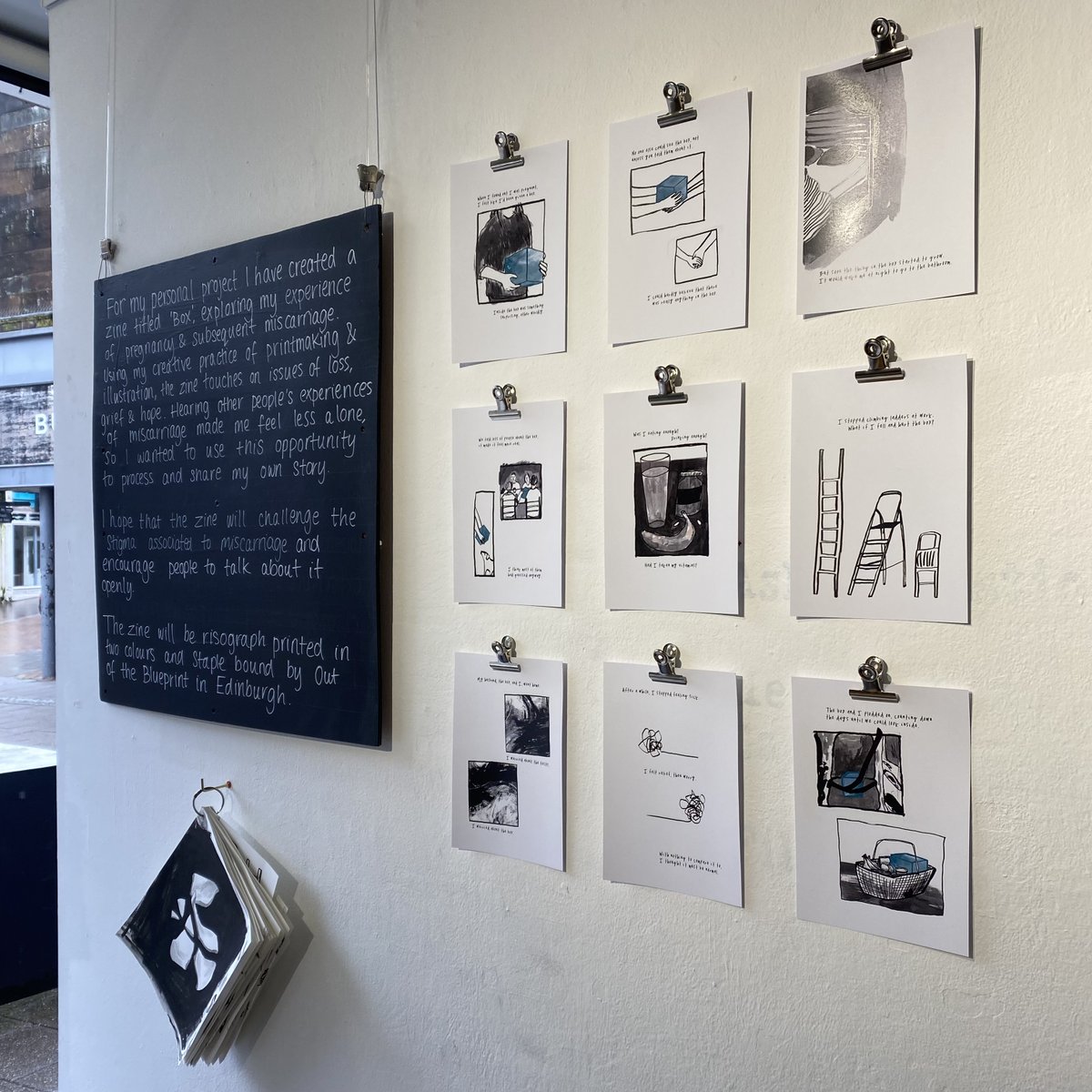 TheStovies's tweet photo. Our current #ConversingBuilding installation is a snapshot of the 22/23 @creativ_spaces team's personal projects.
Creative Spaces Associates Alice Griffin, Emma Forsyth & Morgan Love will share more about their projects at Friday's showcase. Learn more > https://t.co/zZP1E9qfQy https://t.co/E3ukVYDKoq