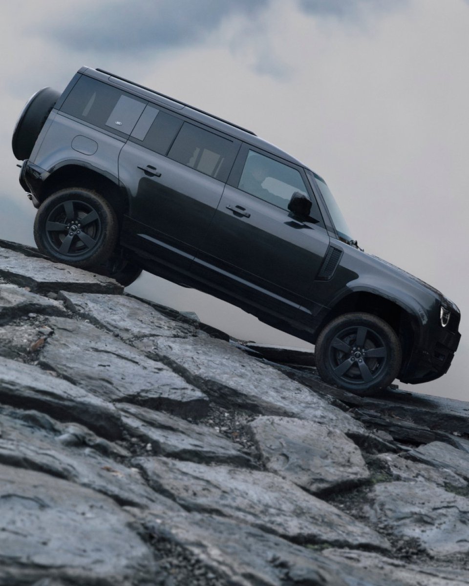 Designed from the toughest materials and capable of taking on extreme terrains, the all-new Defender is an adventurous powerhouse passionate about living on the edge.

Explore Defender - bit.ly/WilliamsDefend…