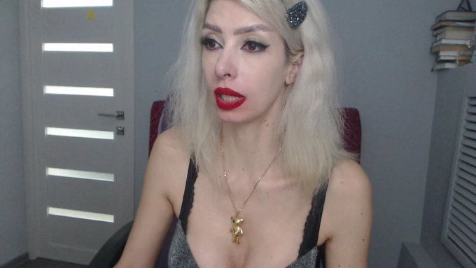 I'm online @MyFreeCams! #onmfc https://t.co/PlGLdxpm31 💚 https://t.co/nVqXimCzl8<a class="tags" href="/tag/myfreecams">@myfreecams</a><a href="/tag/onmfc"class="tags">#onmfc</a>